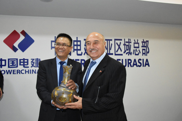 1511422172803344.jpg 簽約儀式現(xiàn)場(chǎng)2.jpg