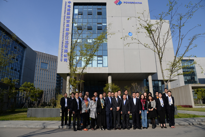 003 參會人員和江蘇公司人員合影.JPG