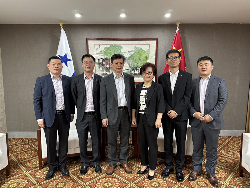 拜會(huì)駐巴拿馬使館周泉參贊1.jpeg
