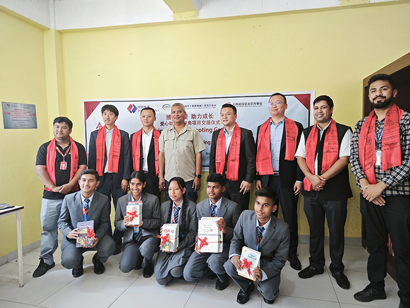 5.30加德滿都學(xué)校圖書(shū)捐贈(zèng)儀式2.jpg
